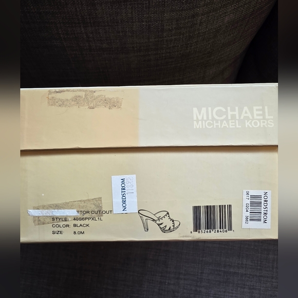 Michael Kors Black Sandal, Size 8 - Picture 10 of 12